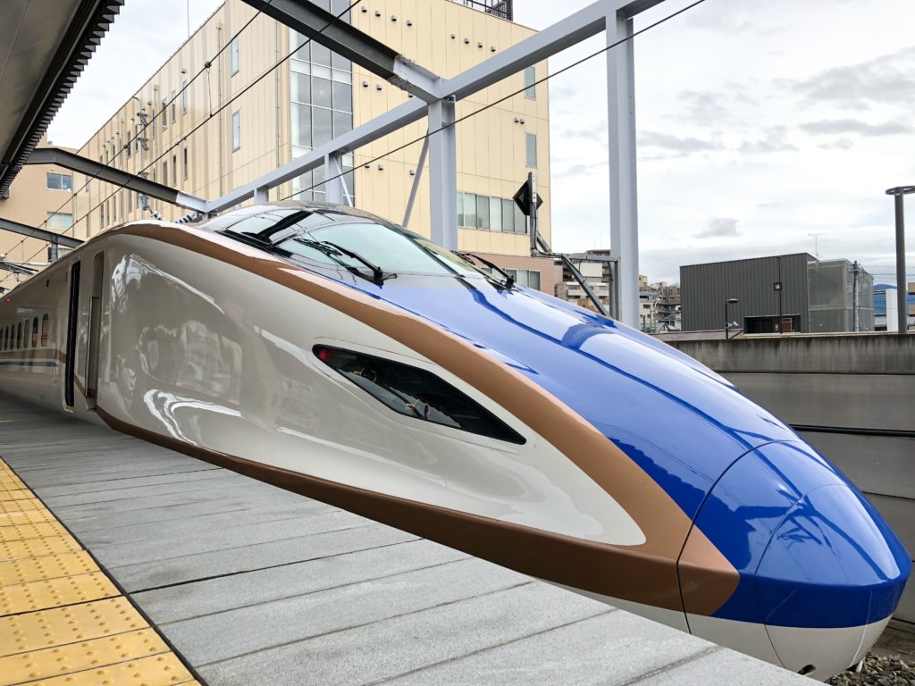 北陸新幹線に初乗車 座席の広さを感じる新型新幹線 かねさんの今日はココから